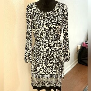 Chaps Palm Beach Black & White Long Sleeve Round Neck Midi Dress